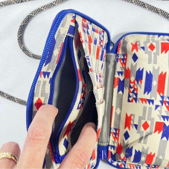 Kavu Go Time Crossbody Wallet Zip Around Aztec EUC - Picture 5 of 8